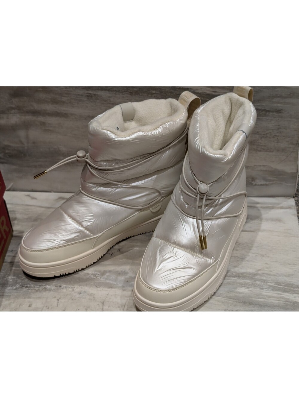 Puma Women's Alpine Snow Frosted Ivory Boot Sz 8